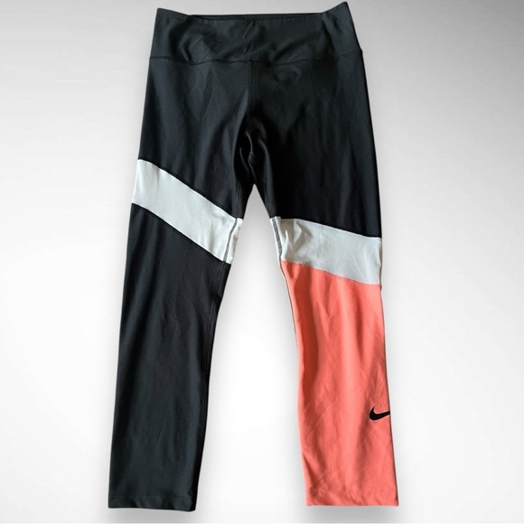 NIKE DRI-FIT Women's Power Victory Crop Tight Fit Leggings Medium | EUC - Picture 1 of 7